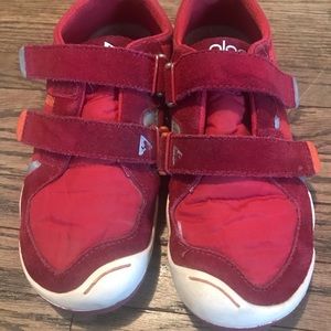 Plae red kids sneakers size 1.5